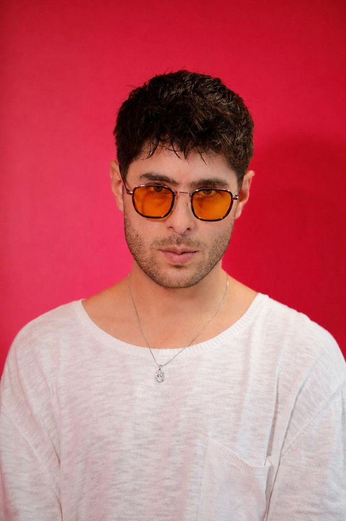 Avi, creador de contenido